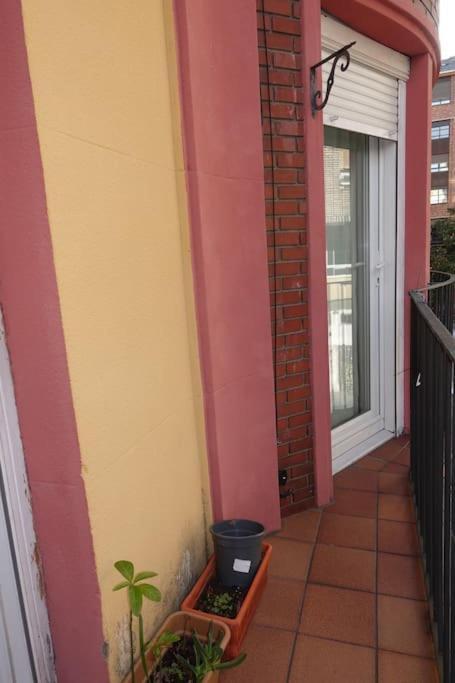 Antolin Yellow Door Ponferrada Ngoại thất bức ảnh